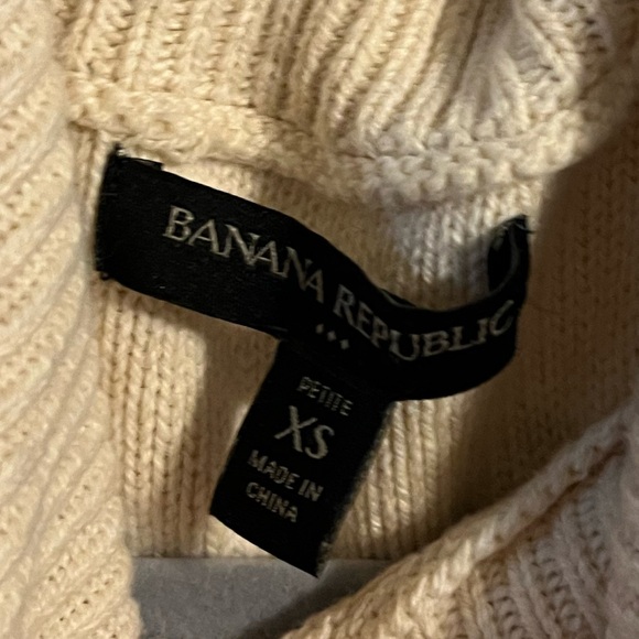 Banana Republic Cream Cowl Neck Sweater - Picture 3 of 3
